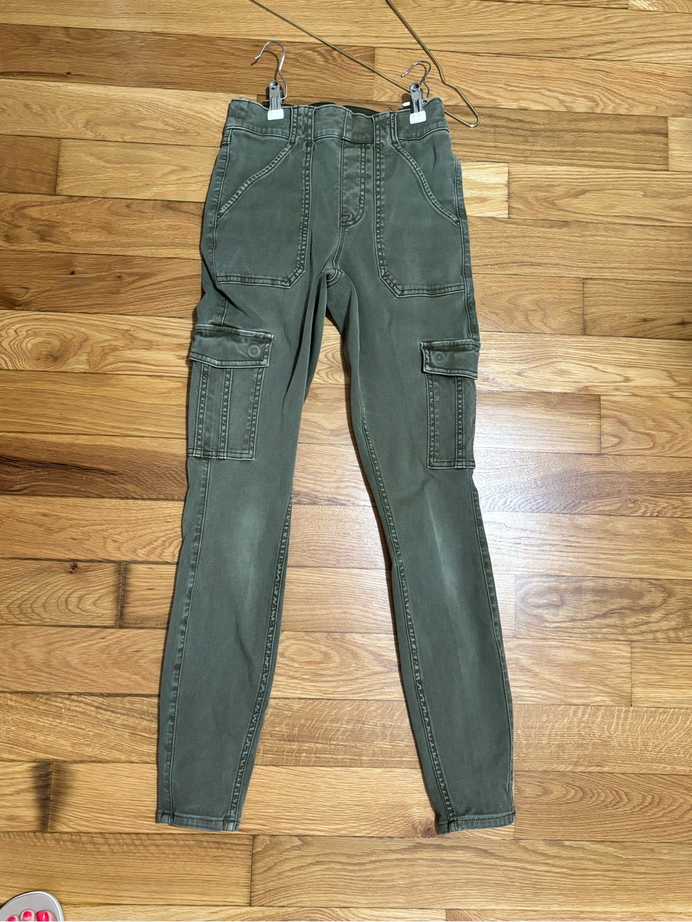 Spanx!! Olive Utility Cargo High-Waist Skinny Pants. These feel great on! Size S